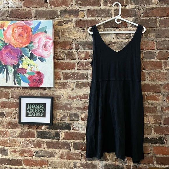 LOFT Dresses & Skirts - LOFT Black Sleeveless V-Neck Midi Dress